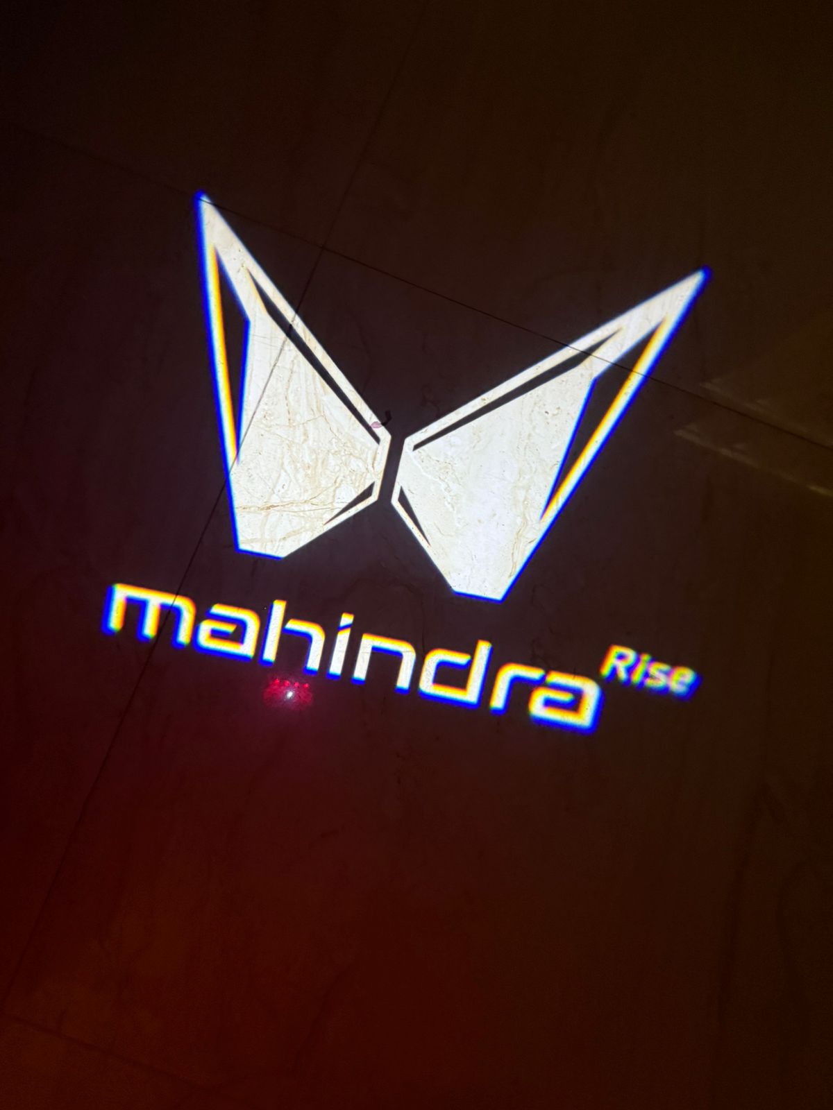 Cardi Mahindra Car Door Welcome Shadow Light – LED Projector Ghost Light for Scorpio, XUV500, XUV700, Thar, Bolero, Marazzo (Pack of 2)