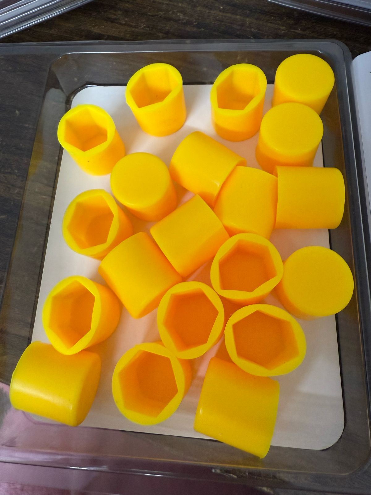 20pcs 19mm Silicone Wheel Lug Nut Covers Hub Screw Rim Bolt Rustproof Tyres Screw Caps Protection Universal Decoration for Car