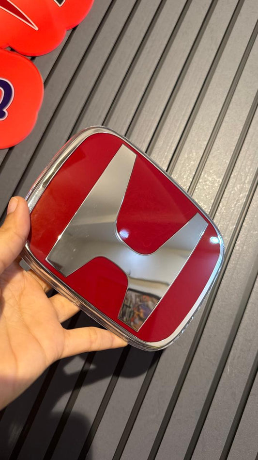 Genuine Honda Front Grille Emblem Red H Logo OEM Part No. 75700-TA0-A00 |
