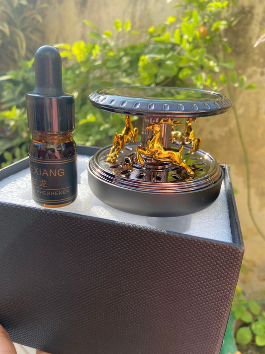 Car Aroma Diffuser Air Freshener Perfume Solar Power Dashboard Merry Go Dear Decoration With Perfume(Golden)