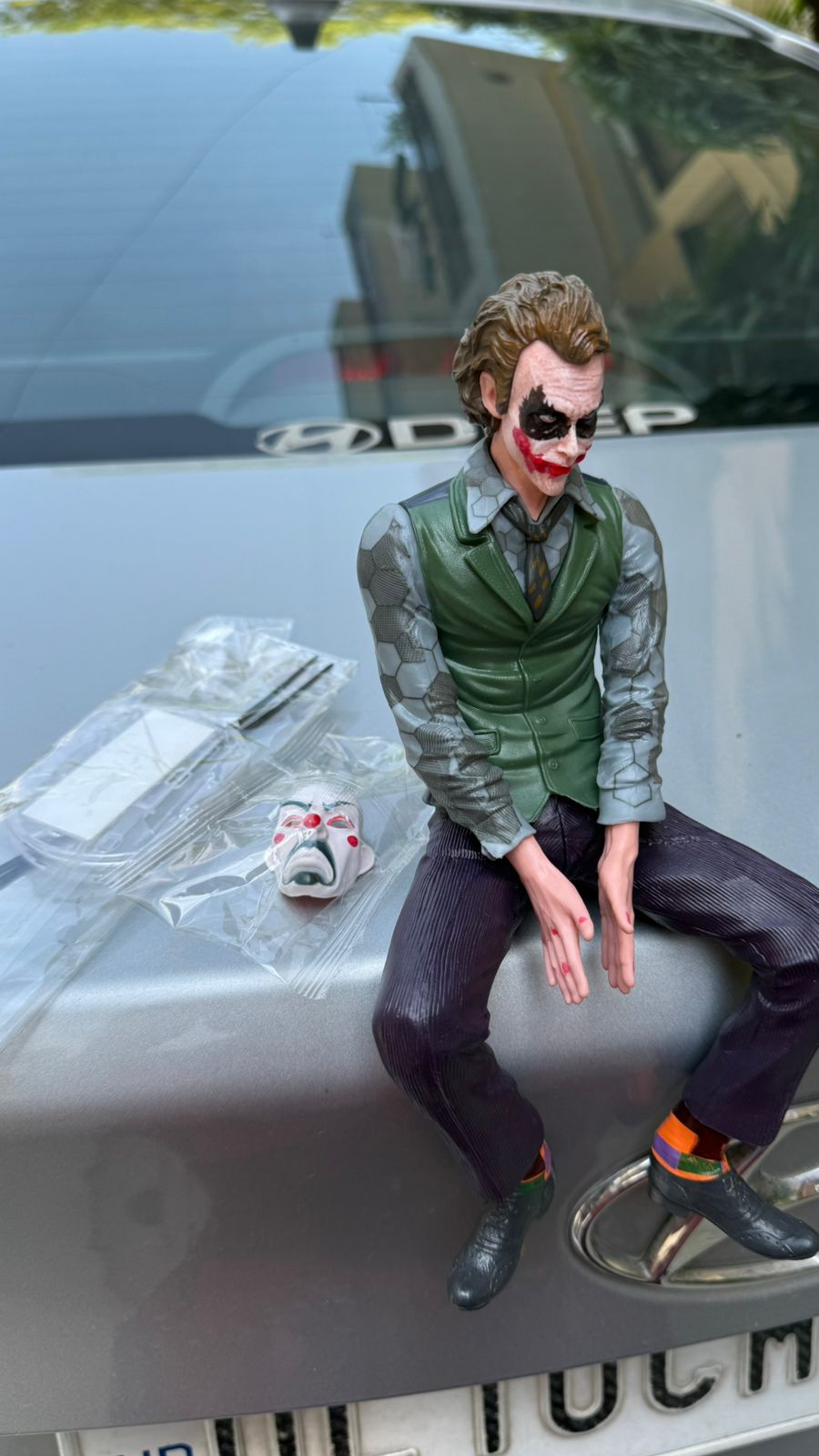 25 cm- Joker-Style Dashboard Bobblehead | Car Interior Decorative Figurine | High-Detail Action Figure for Desk, Home & Car Dashboard | Anti-Slip Base | Perfect Gift for Superhero & Movie Fans