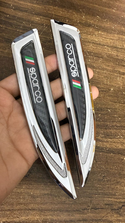 1 Pair Car Side Fender Sticker Chrome + Carbon Fiber 3D Stickers Car Front Side Fender Vent Decal Stickers Bumper Trim Molding Car Decoration Exterior Accessories