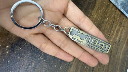 Men's Car Key Chain 1pcs, Personalized Creative Stainless Steel Car Keychain for Men and women