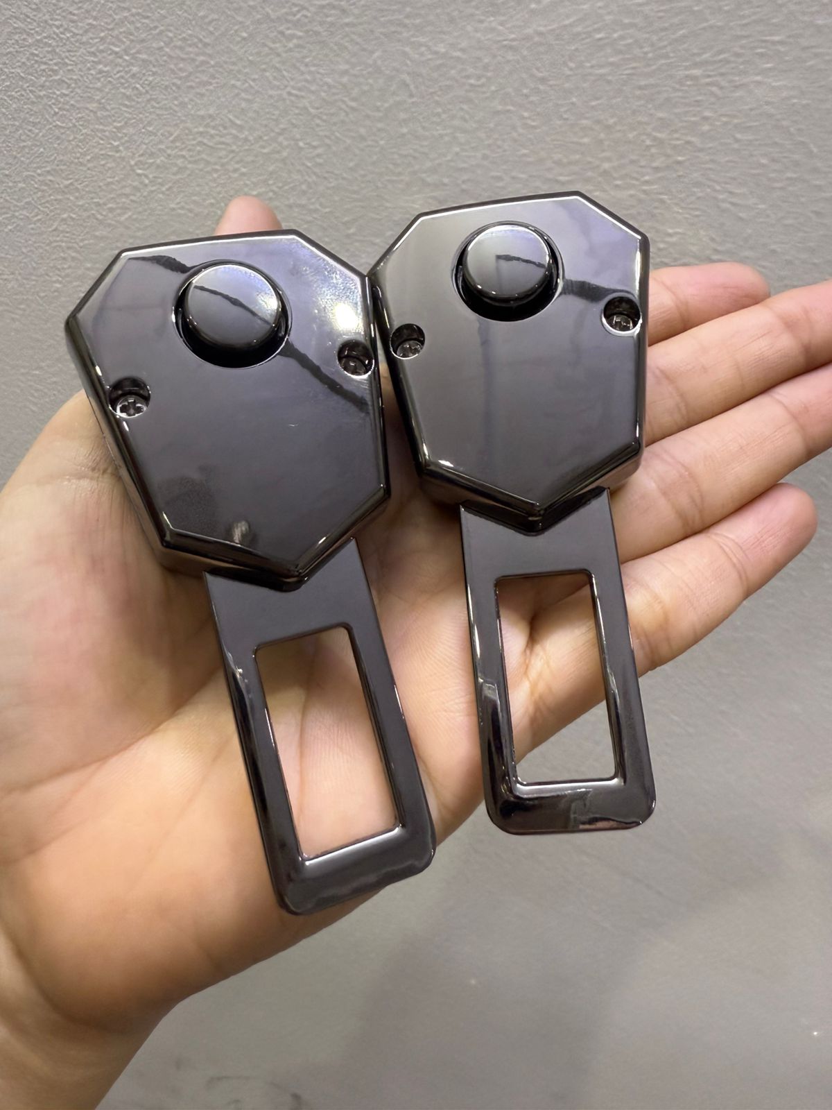 Caroxygen (2in1) Seat Belt Alarm Stopper Buckle & Holder (Pack of 2 )