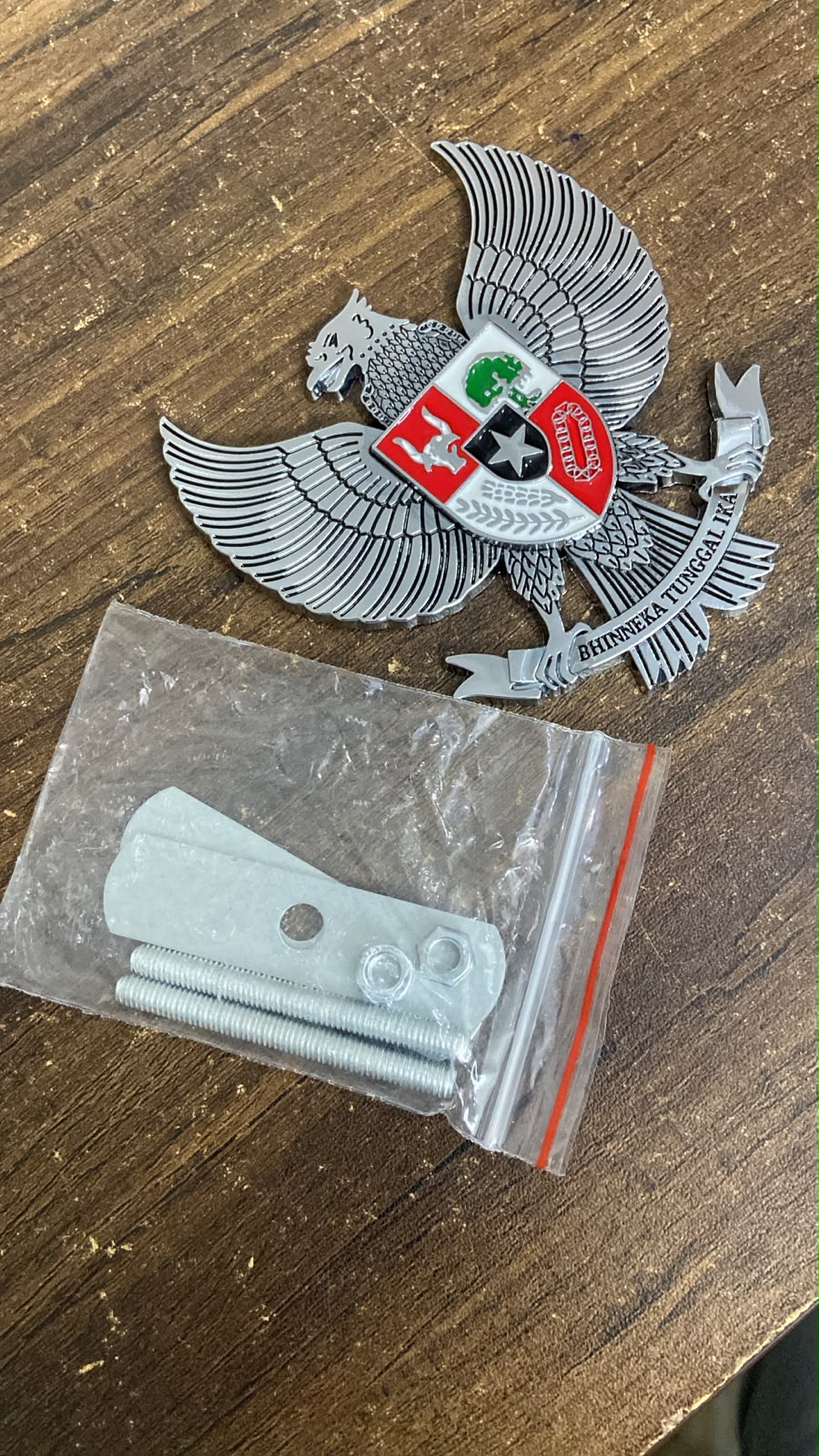 BHINNEKA TUNGGAL IKA EAGLE Logo Modified Metal Insignia Stereo Car Headboard Decoration Logo Front Hoot Grille Car Sticker
