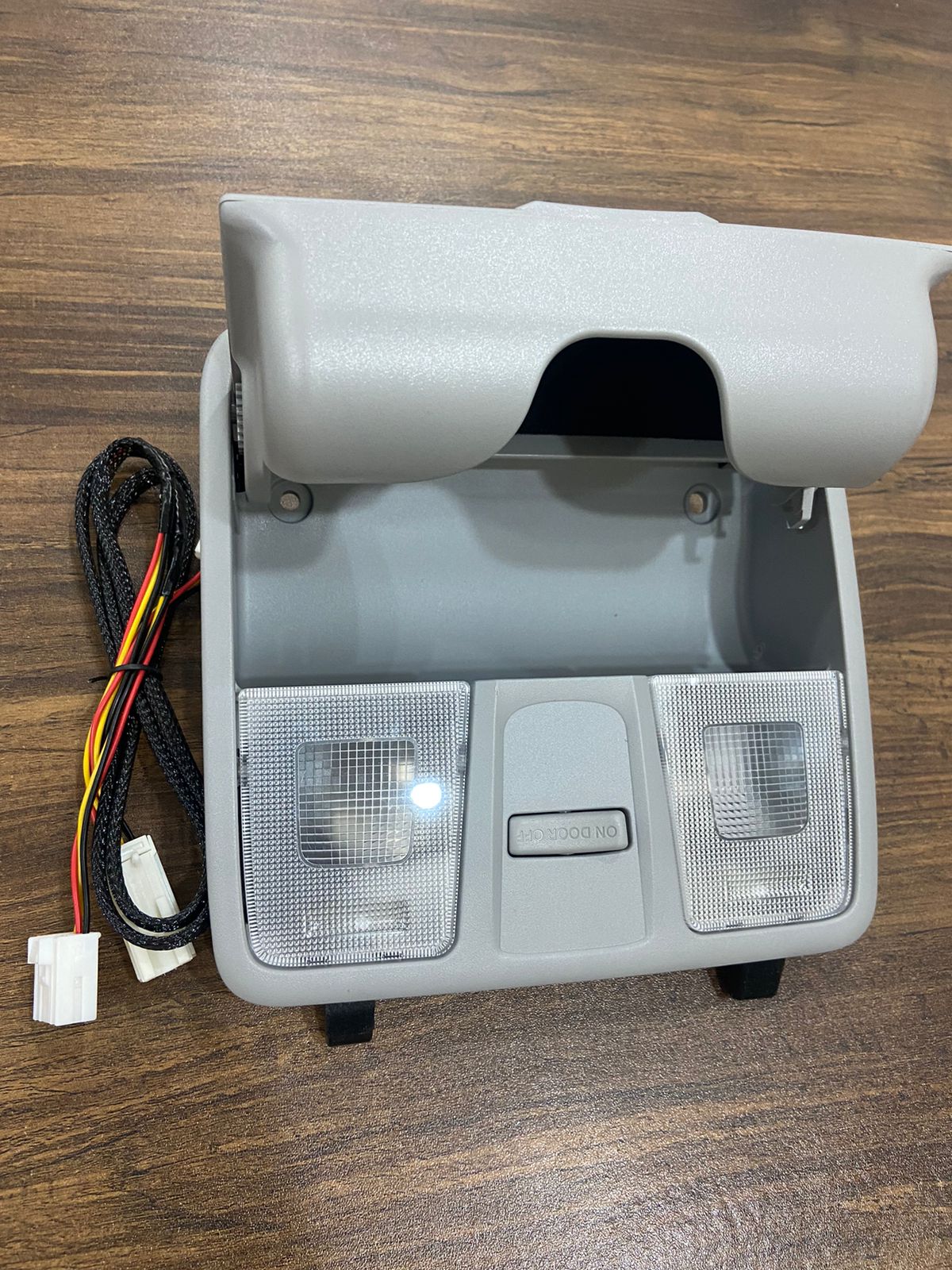 ABS Plastic Creta Front Interior Dome Reading Lamp Light Roof Light with Sunglass Holder OEM (Grey)