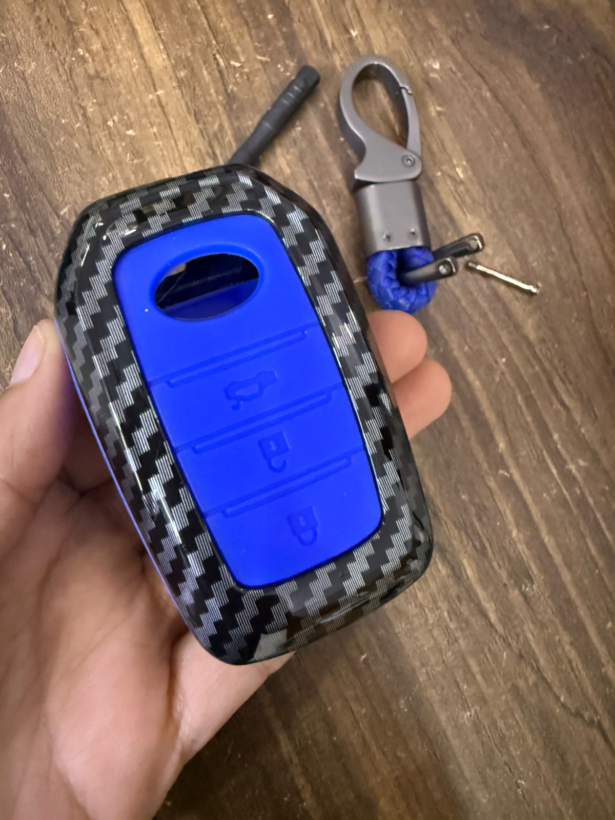 Caroxygen Carbon Fiber Key Fob Cover Shell Keyless Key Hard Case with Keychain Compatible with Toyota Fortuner 2 Button (Pack of 1,Blue)