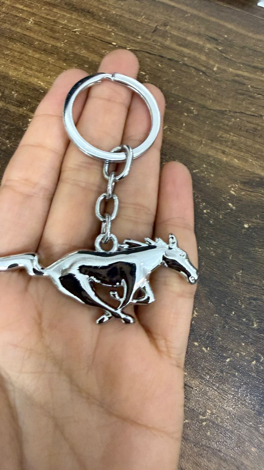 Men's Car Key Chain 1pcs, Personalized Creative Stainless Steel Car Keychain for Men and women