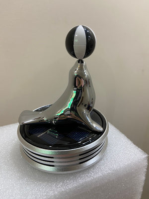 Solar-Powered Car Aromatherapy Sea Lion Rotating Vehicle Air Purifier with Long-Lasting Fragrance Eco-Friendly Car Aromatherapy
