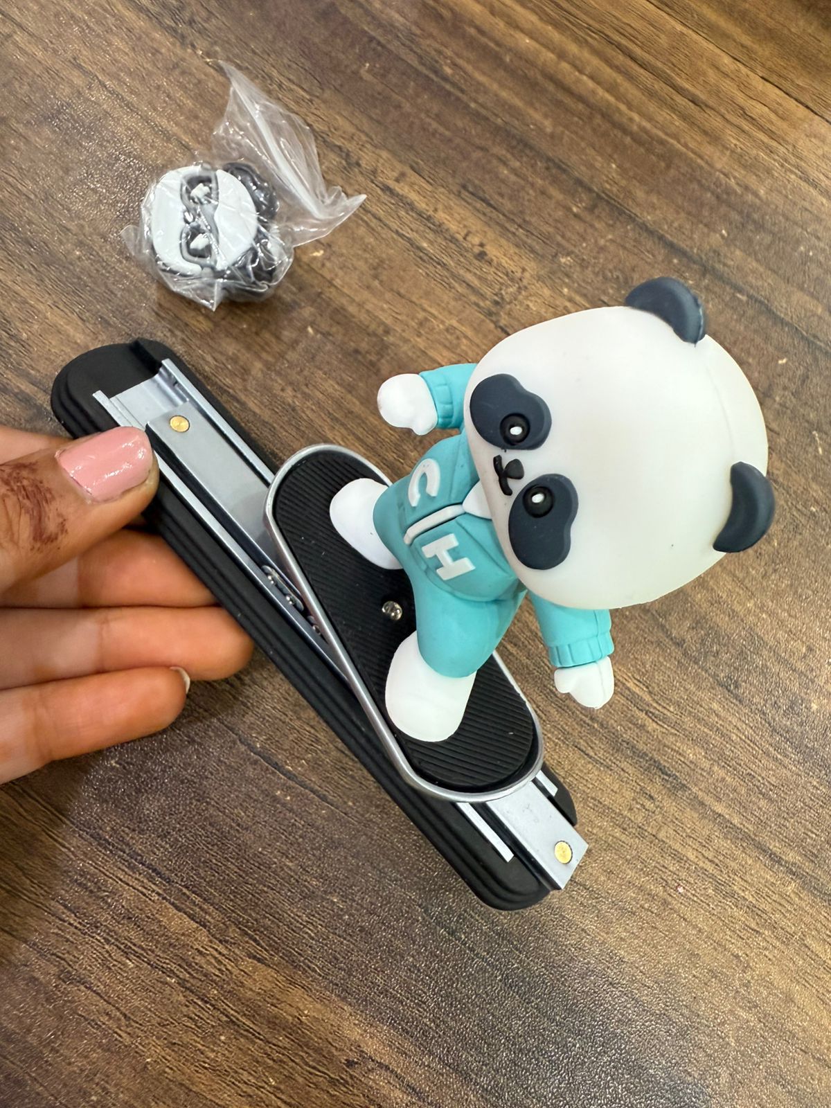 New Car Ornament - Skateboarding Bear Car Decor,Funny Skater Bear Car Interior Decoration Dashboard Ornament.