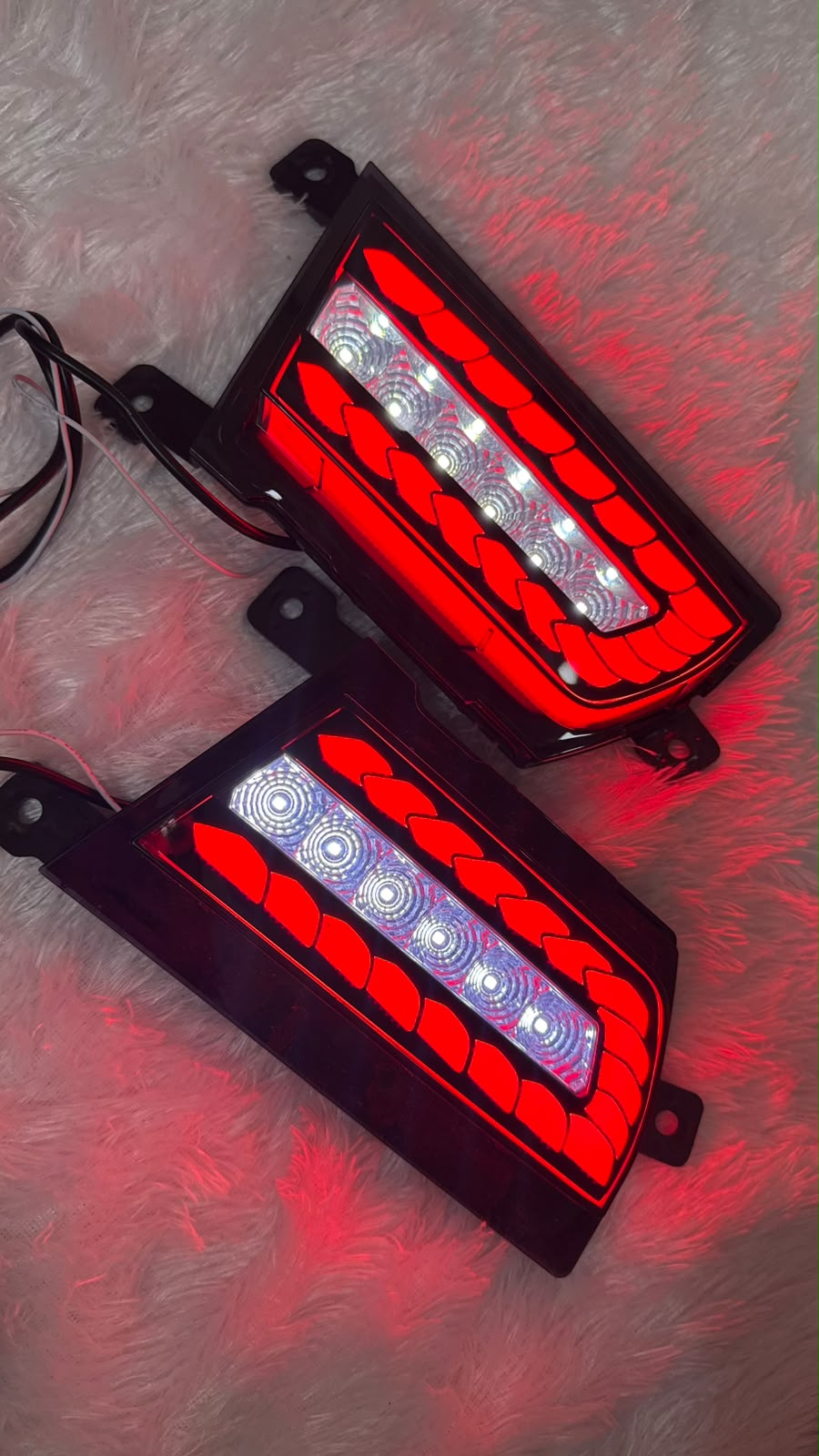 Rear Reflector Led Brake Light With Indicator Matrix +Scaning/3D Bumber Drl Back Compatible Scorpio N 2022 Onwards 1-Set (Four Function, Car)