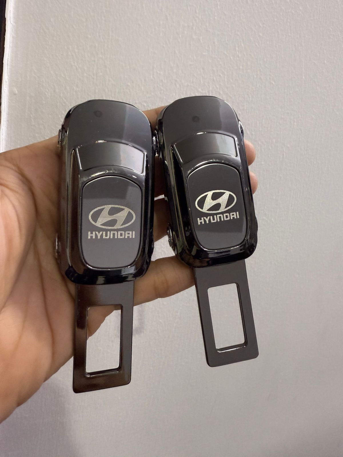 Caroxygen (2in1) Seat Belt Alarm Stopper Buckle & Holder (Pack of 2 )