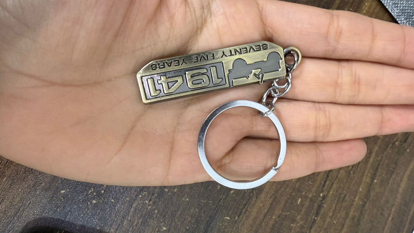 Men's Car Key Chain 1pcs, Personalized Creative Stainless Steel Car Keychain for Men and women