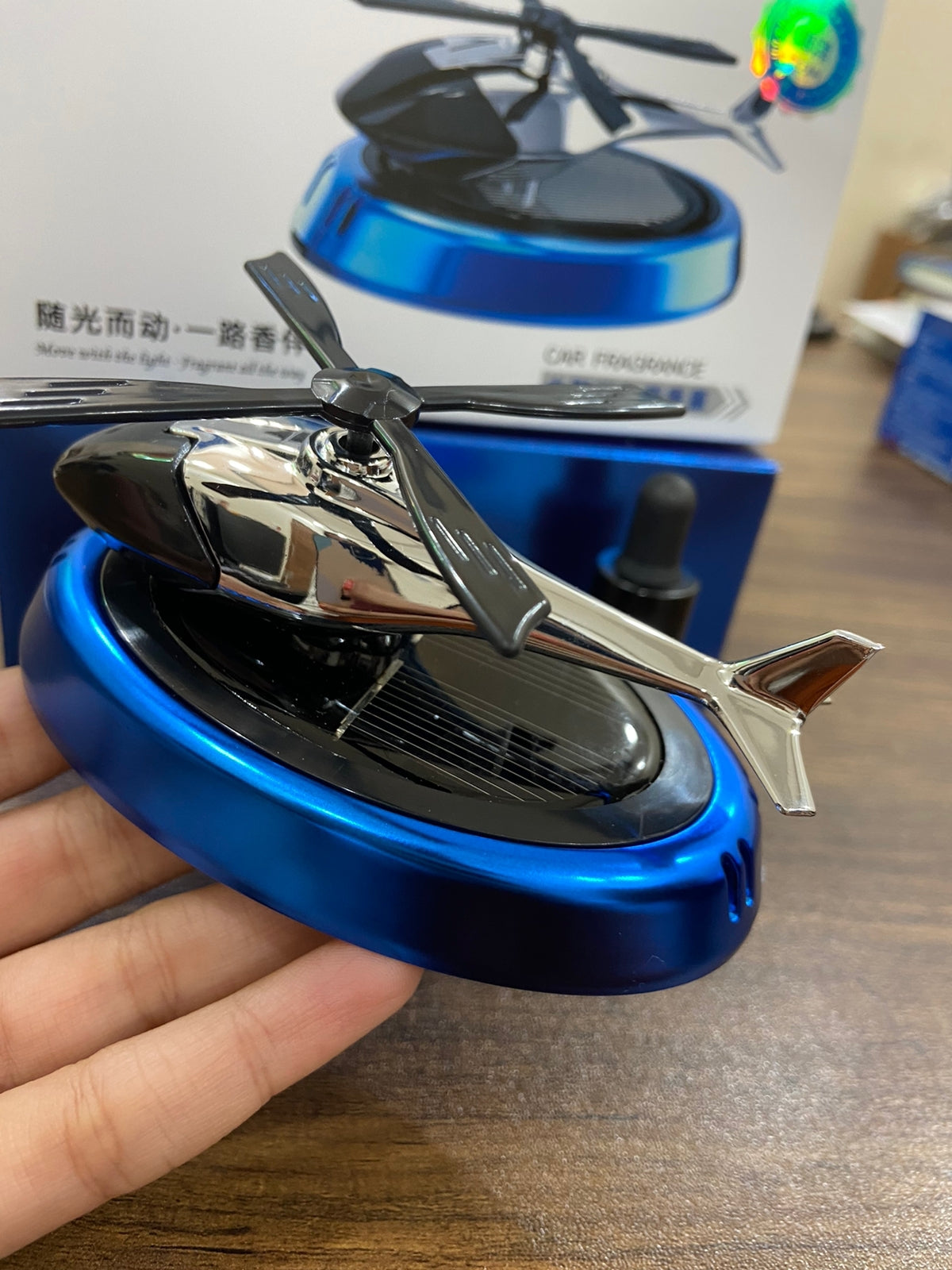 Helicopter Solar Car Air Freshener Rotation Zinc Alloy Car Perfume Diffuser Ornament for Vehicles