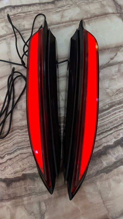 Led Rear Pillar Light for Ford Endeavour (2016 Onwards), Red