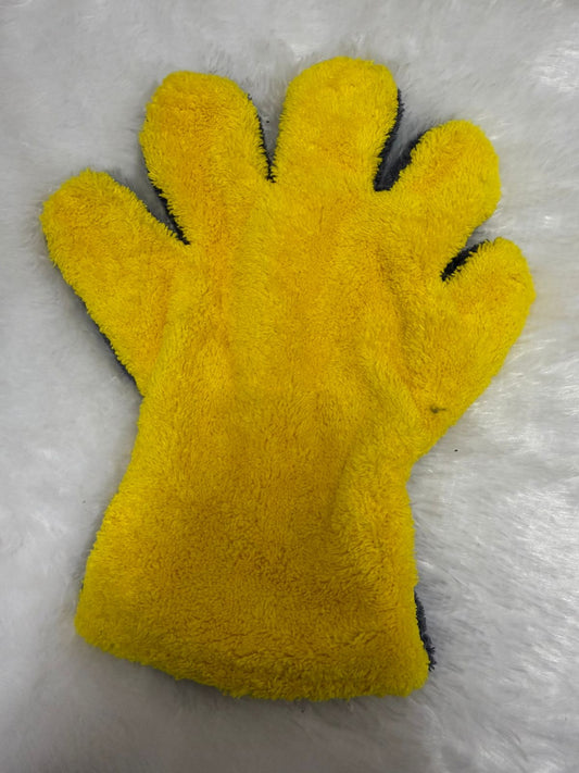 The Stranger Helpful Handy Car Wash Mitt - Yellow, Microfiber Towels for Cars, Detailing Towel - Holds Tons of Soapy Suds, Flexible - Perfect for Car Detailing & Cleaning