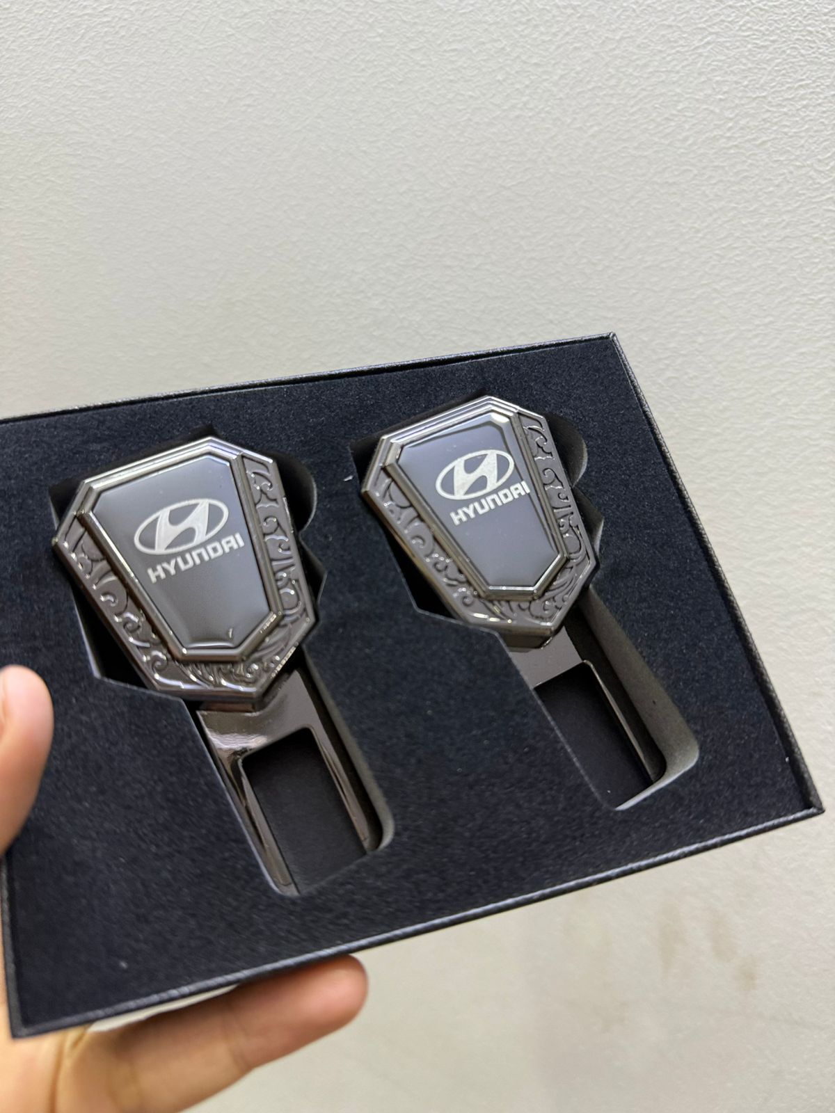 Caroxygen (2in1) Seat Belt Alarm Stopper Buckle & Holder (Pack of 2 )