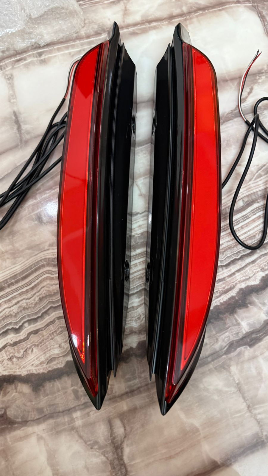 Led Rear Pillar Light for Ford Endeavour (2016 Onwards), Red
