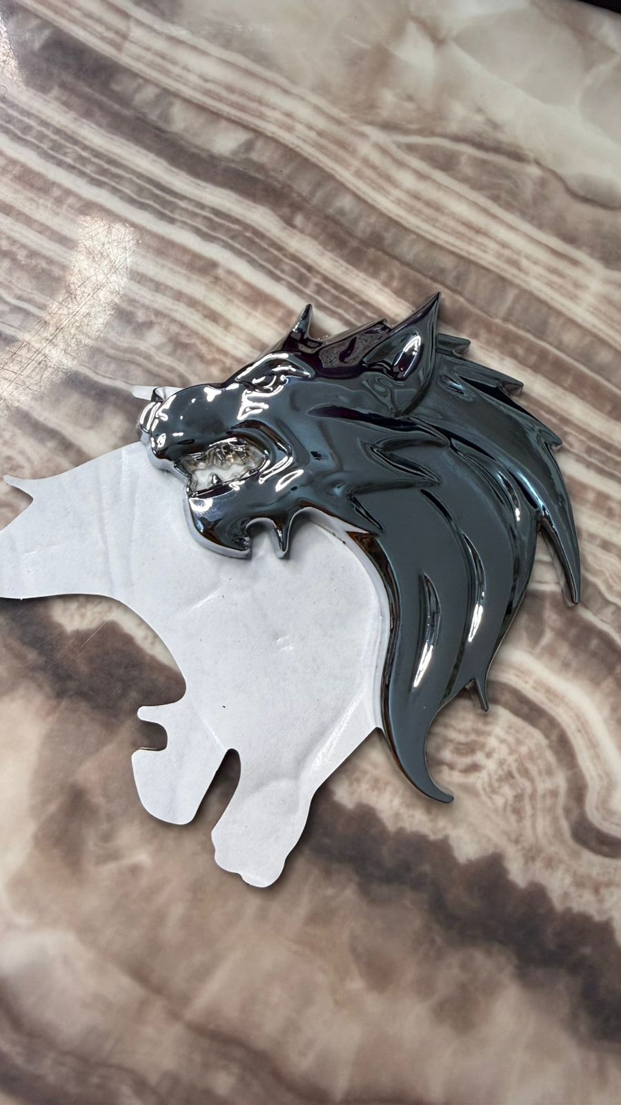 Caroxygen 3D Metal Wolf Emblem for Cars, Bikes & SUVs, Premium Gold Right Wolf Logo Sticker, Waterproof Self-Adhesive Metal Badge Decal, Universal Exterior Accessory