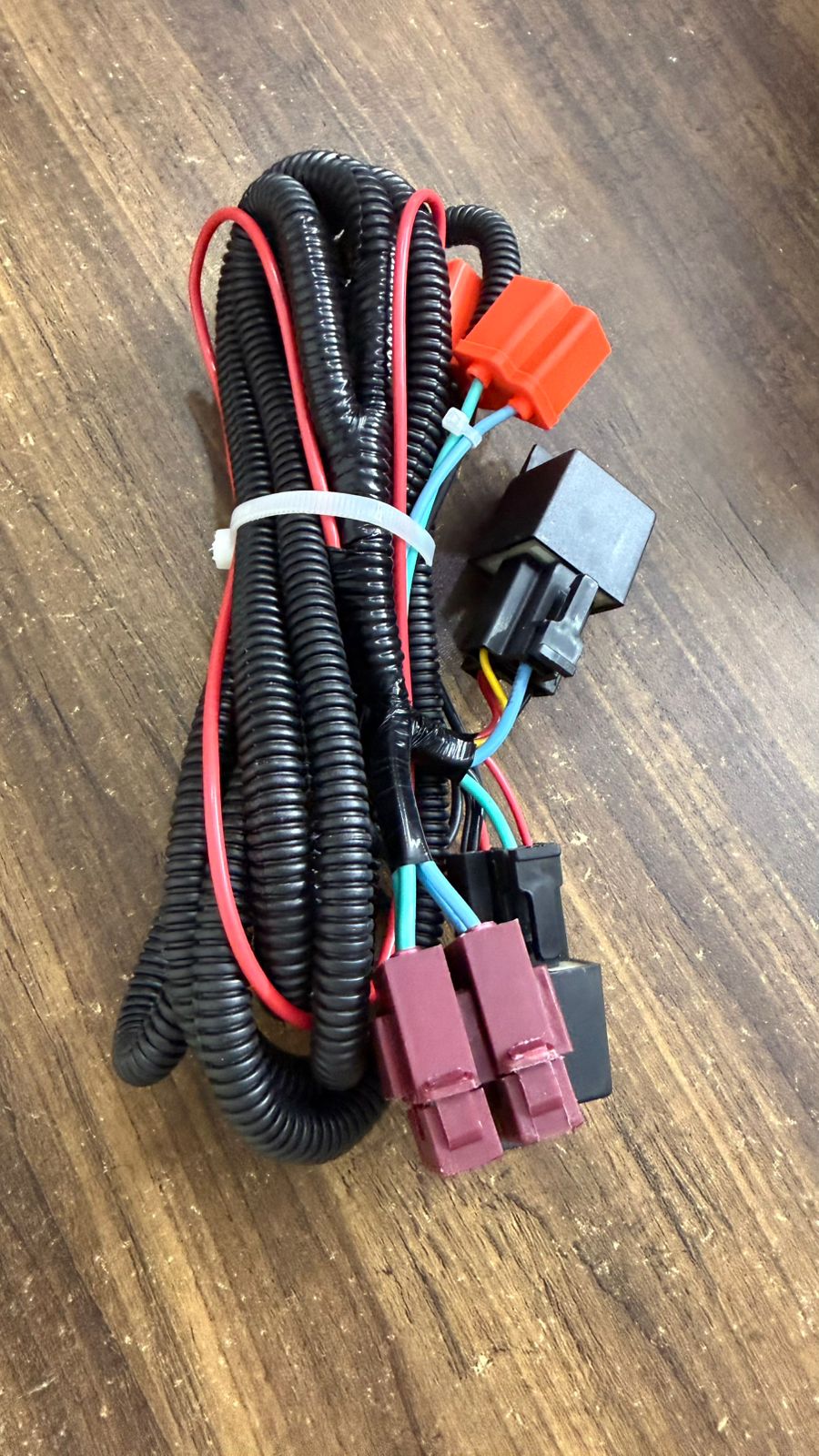 12V Headlight Wiring Kit with Relay Harness – Heavy Duty Plug & Play Wiring for LED/HID Headlights, 500W Capacity, Universal Fit for Cars & SUVs