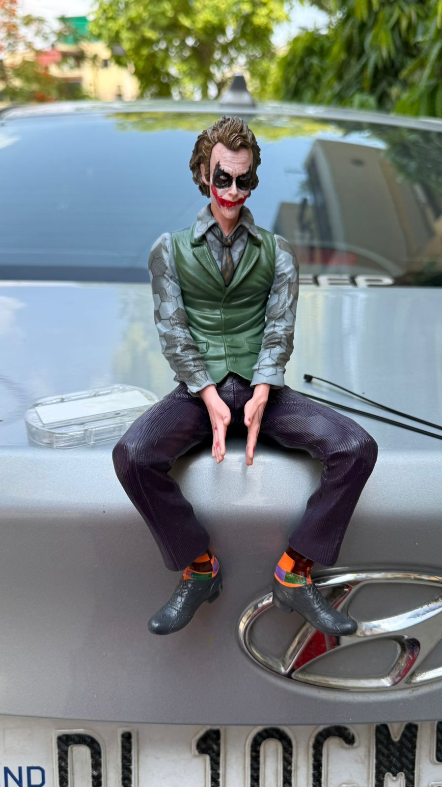25 cm- Joker-Style Dashboard Bobblehead | Car Interior Decorative Figurine | High-Detail Action Figure for Desk, Home & Car Dashboard | Anti-Slip Base | Perfect Gift for Superhero & Movie Fans