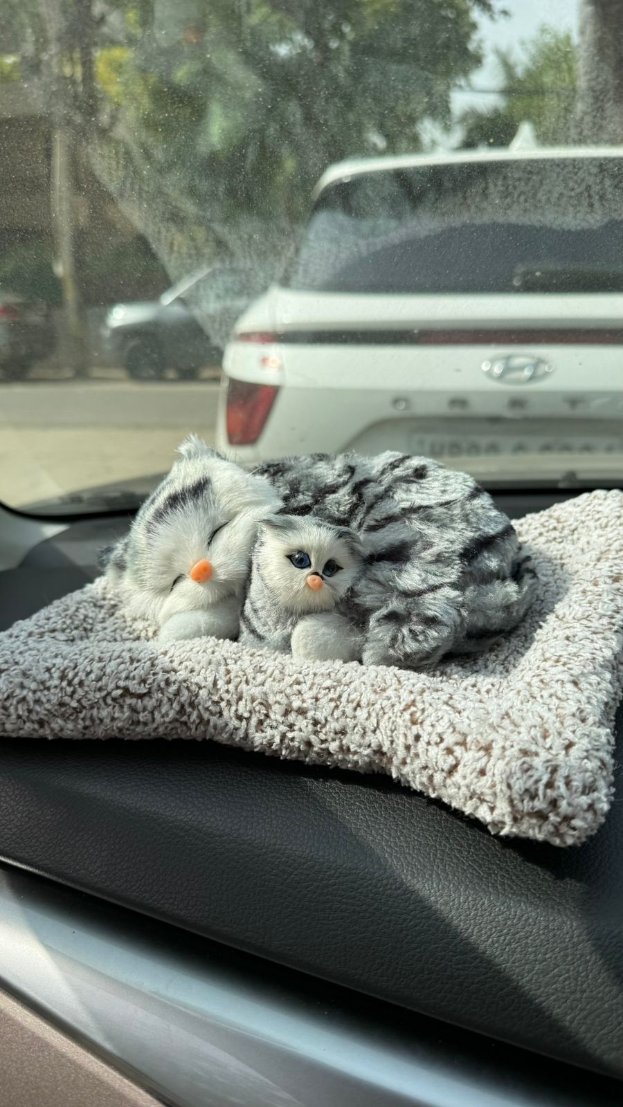 CarOxygen Sleeping Cat Plush Toy Car Interior Dashboard Decorative/Soft Accessories Figurines Showpiece for Car Dashboard