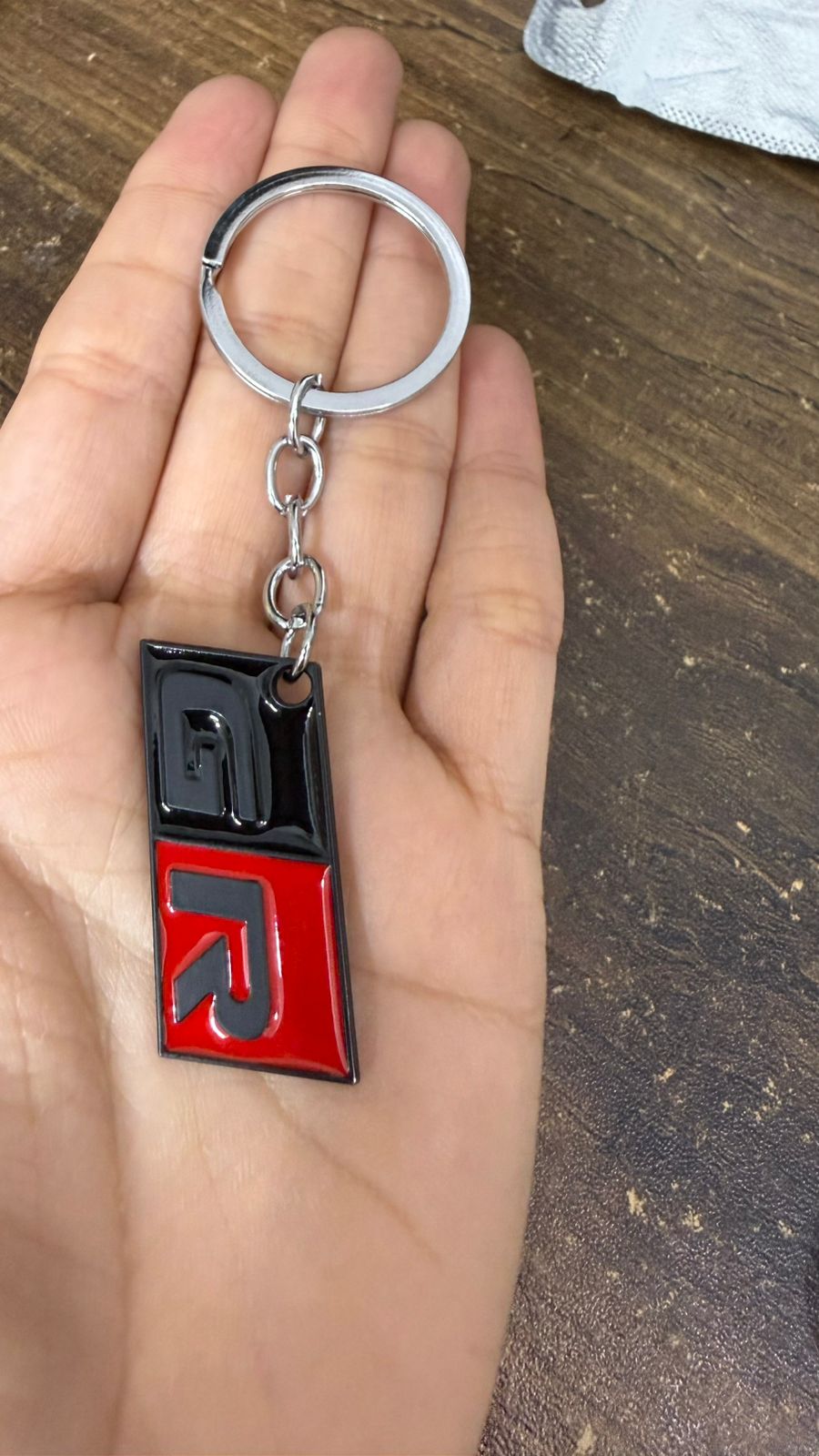 Men's Car Key Chain 1pcs, Personalized Creative Stainless Steel Car Keychain for Men and women