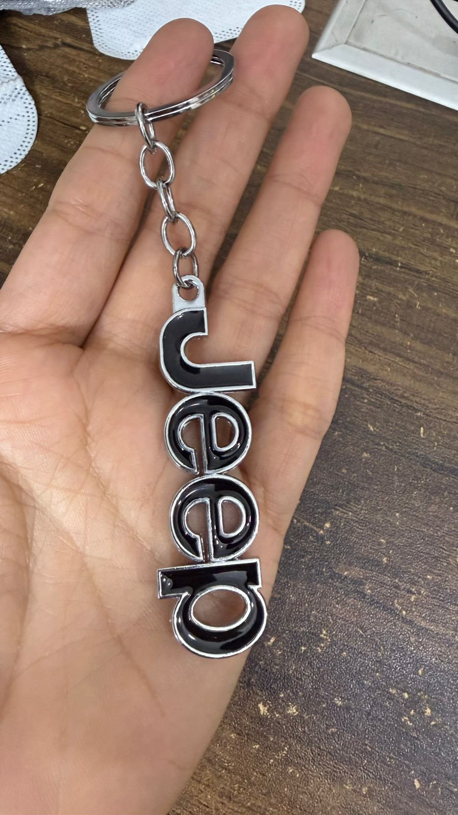 Men's Car Key Chain 1pcs, Personalized Creative Stainless Steel Car Keychain for Men and women
