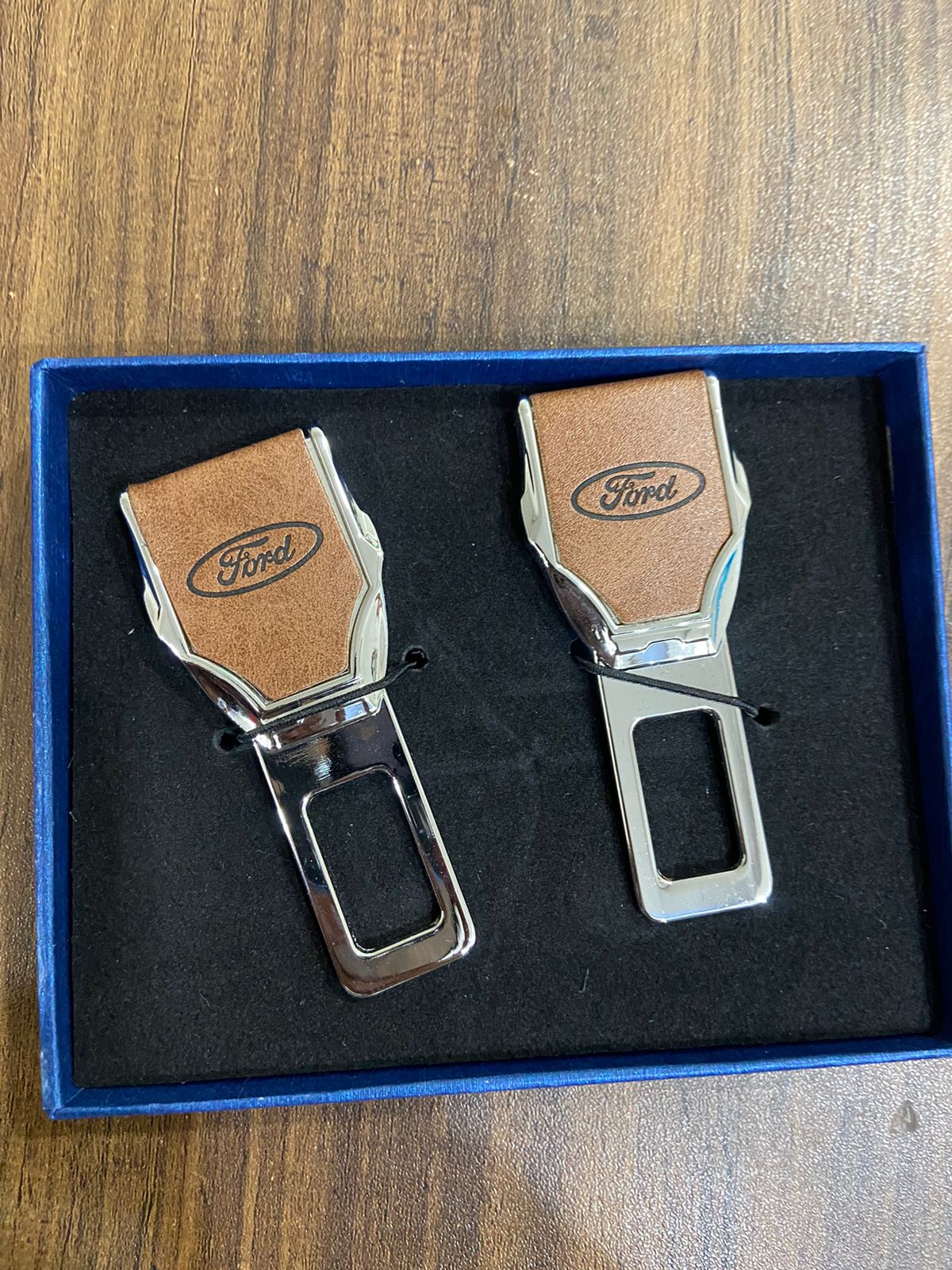 CAR SEAT BELT BUCKLE LEATHER PROTECTIVE COVER (2PCS) with Logo