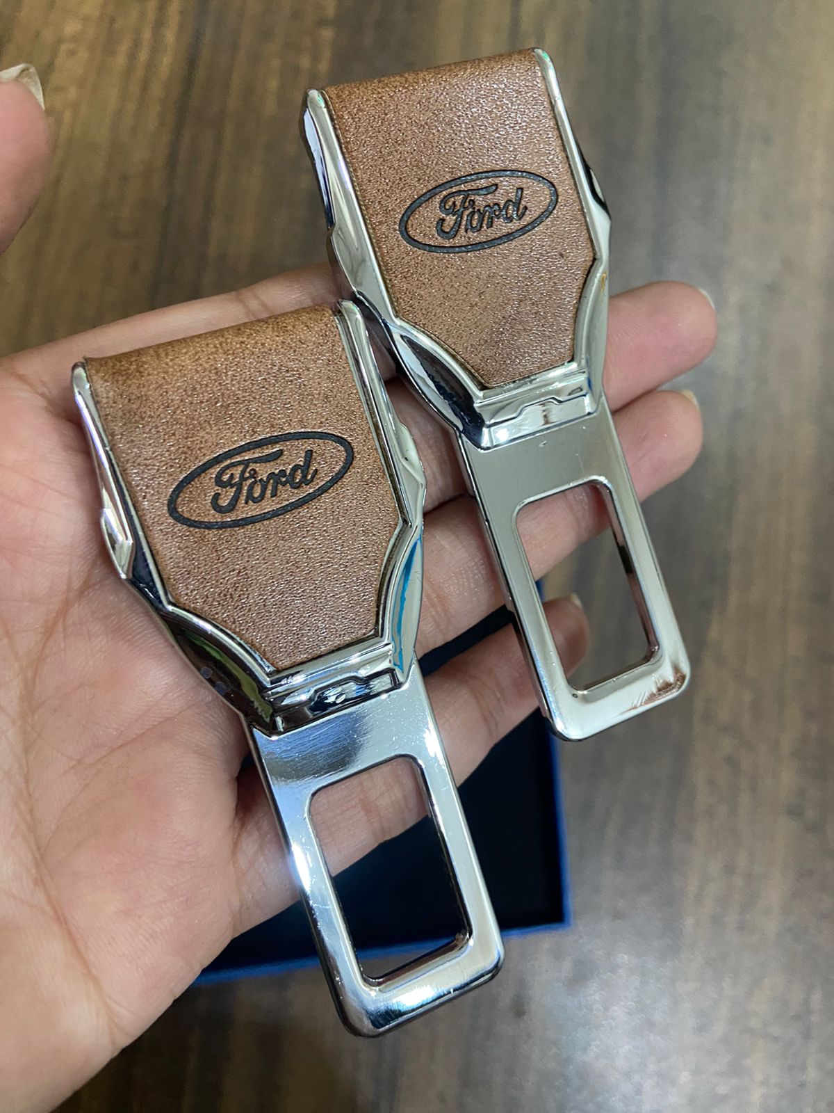 CAR SEAT BELT BUCKLE LEATHER PROTECTIVE COVER (2PCS) with Logo