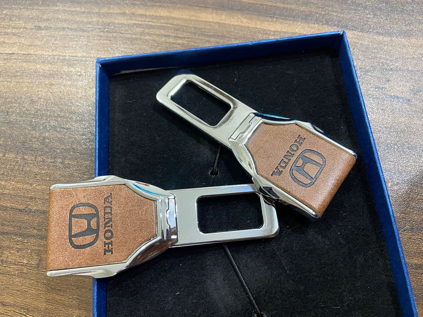 CAR SEAT BELT BUCKLE LEATHER PROTECTIVE COVER (2PCS) with Logo