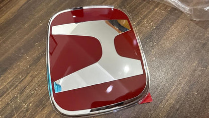 Genuine Honda Front Grille Emblem Red H Logo OEM Part No. 75700-TA0-A00 |