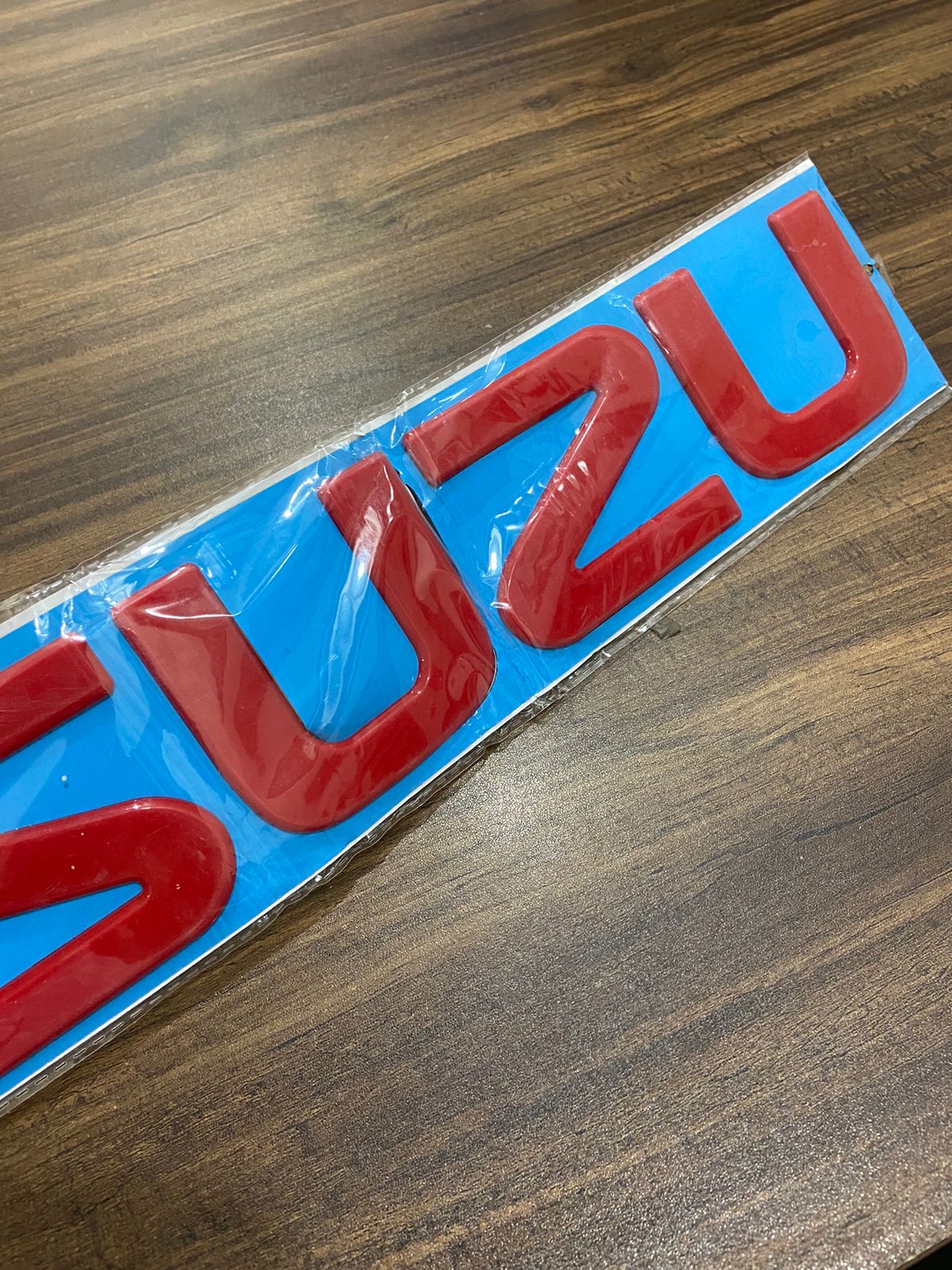 1 X ABS Big Chrome/Black/Red ISUZU Logo Letter Car Front Trunk Emblem Sticker Badge Decal Repalcement for ISUZU Car Styling Sticker Glossy ISUZU Letters Emblem Car Side Rear Trunk Emblem Sticker Badge Decal Repalcement for ISUZU