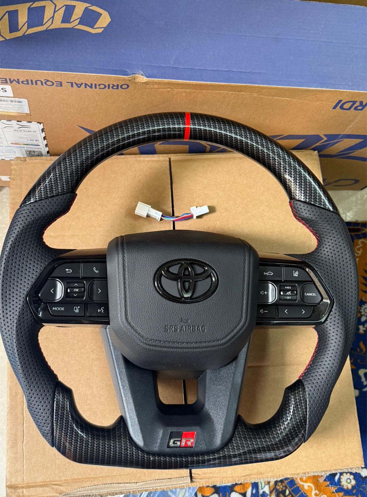 Caroxyen Real Carbon Fiber Steering Wheel for Toyota Hilux|OEM Multi-Function Button Compatible