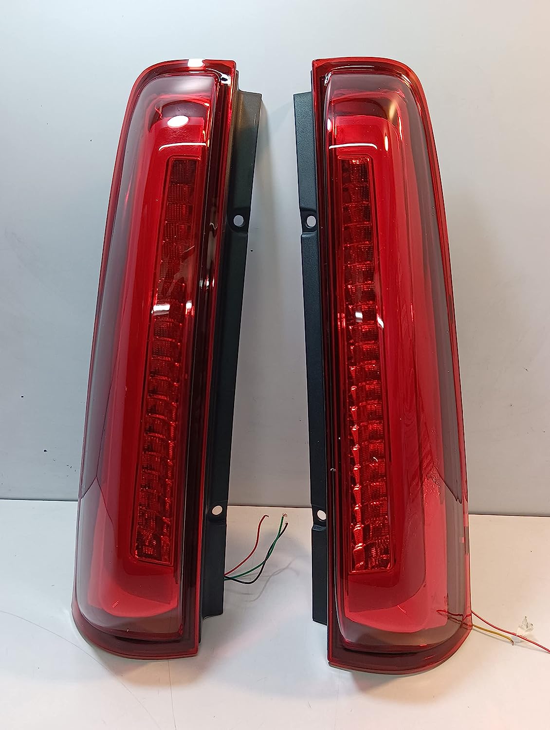 REAR TAIL CABIN PILLAR LIGHT RED COLOUR SET OF 2 SCANNING TYPE FOR SCORPIO ALL S-MODELS