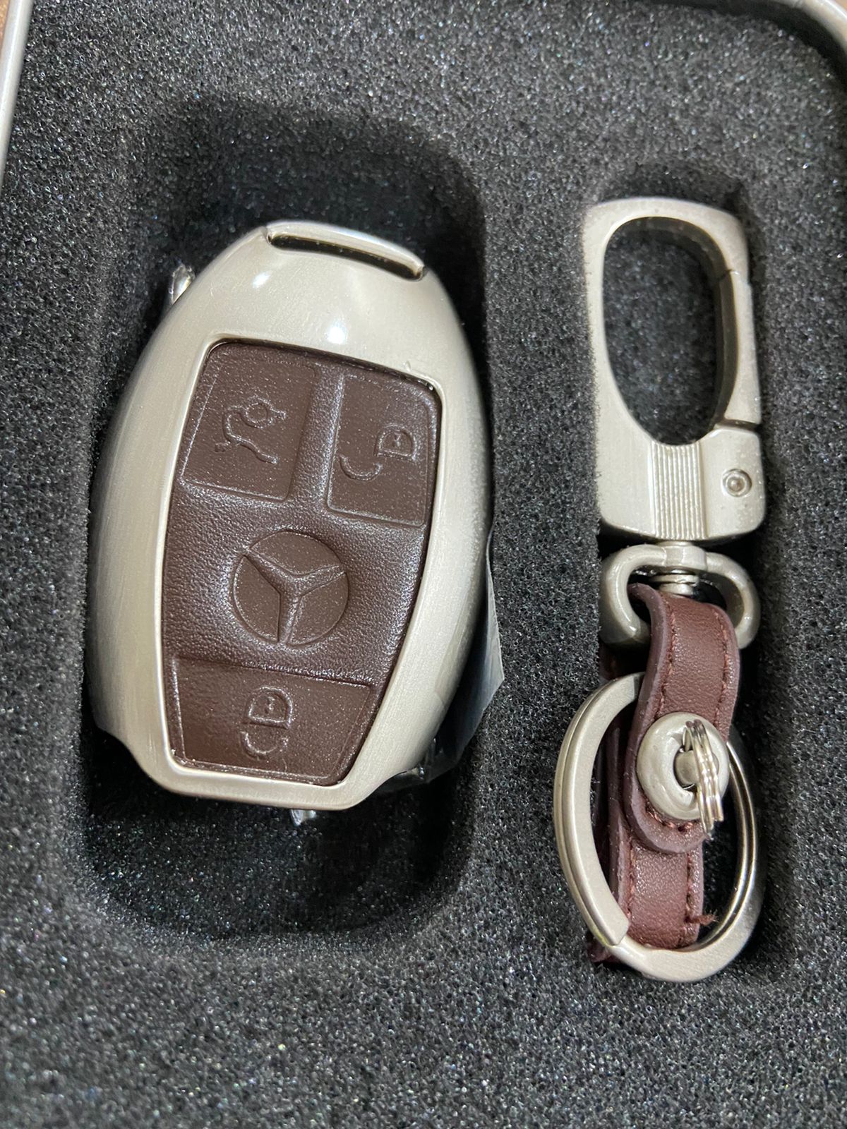 Zinc Alloy and Leather Car Keyless Key Cover Case Fob for Mercedes-Benz W204 W205 W212 C E S GLA AMG Without top Point Cover (Brown)