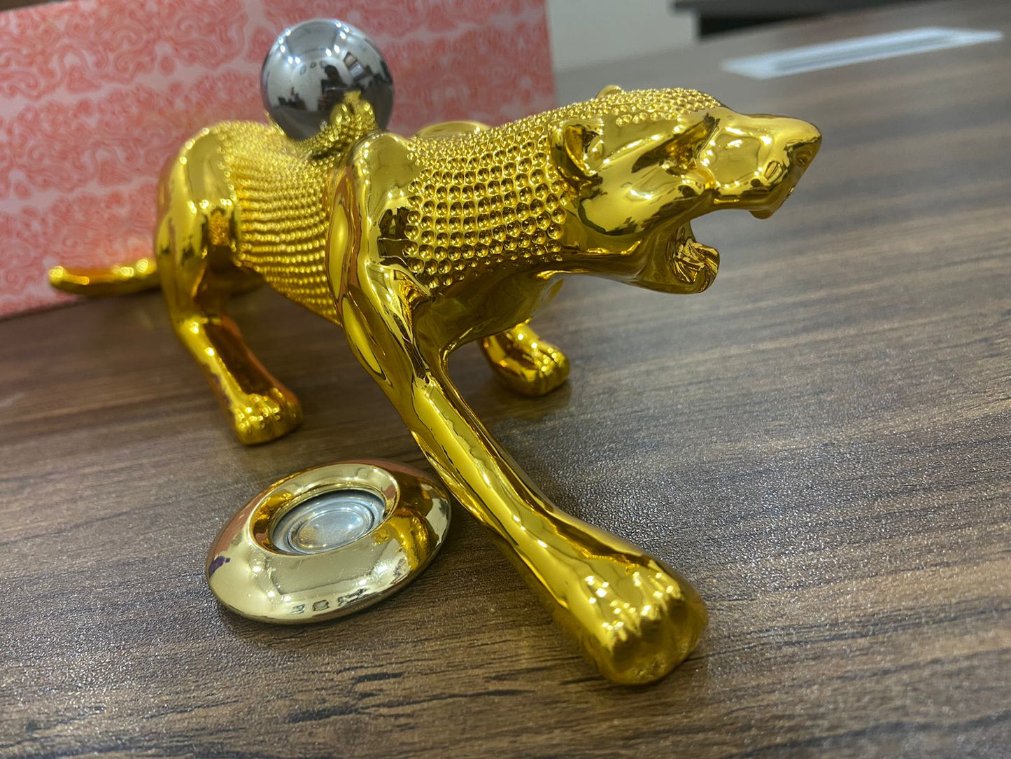 Lion Sculpture Dashboard Mobile Holder - Golden | Phone Holder | Mobile Holder | Car Cell Mobile Phone Holder Stand