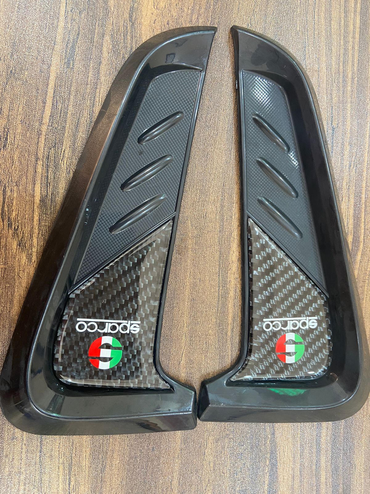 2x Black Wing Air Side Vent Trim – Fender Cover Grille Sticker, 16cm X 7.5cm, Plastic