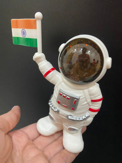 Astronaut Figures Solar Toys, Astronaut Decor, Astronaut Space Toys Planet Resin Statues, Space Gifts for Car and Home (Silver/White)