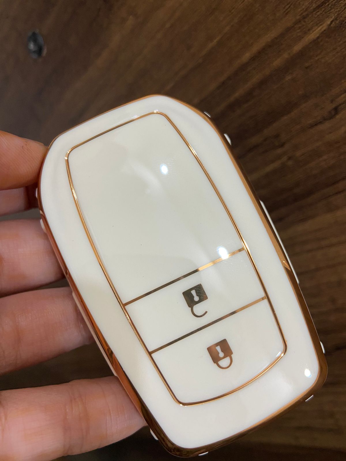 Innova crysta key case online